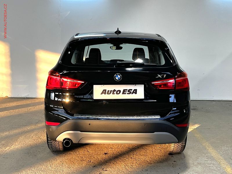 BMW X1 (2017) 1.5i, Klima - fotka 5 z 19