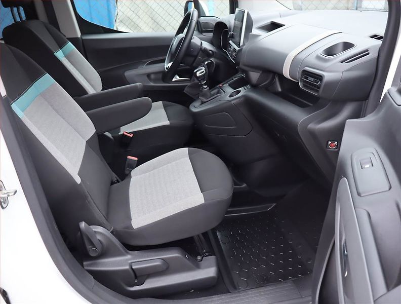 Citroën Berlingo (2020) Feel 1.5 BlueHDi, 5Míst, SR - fotka 9 z 17