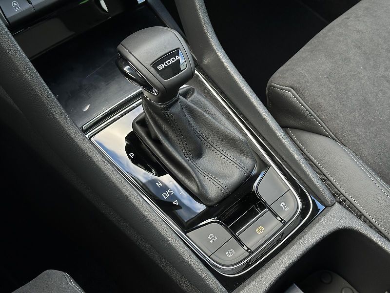 Škoda Karoq 1.5TSi DSG 150PS Matrix-LED V. - fotka 37 z 49