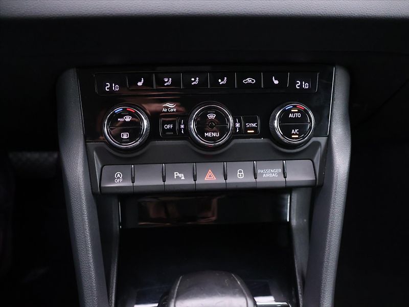 Škoda Karoq 2,0 TDI 110kW DSG 4x4 Style DP - fotka 25 z 34