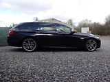 BMW Řada 5 (2012) M550d X-DRIVE 280kW KRÁSNÝ VŮZ - náhled 3