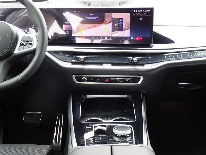 BMW X5 xDrive30d - fotka 6 z 7