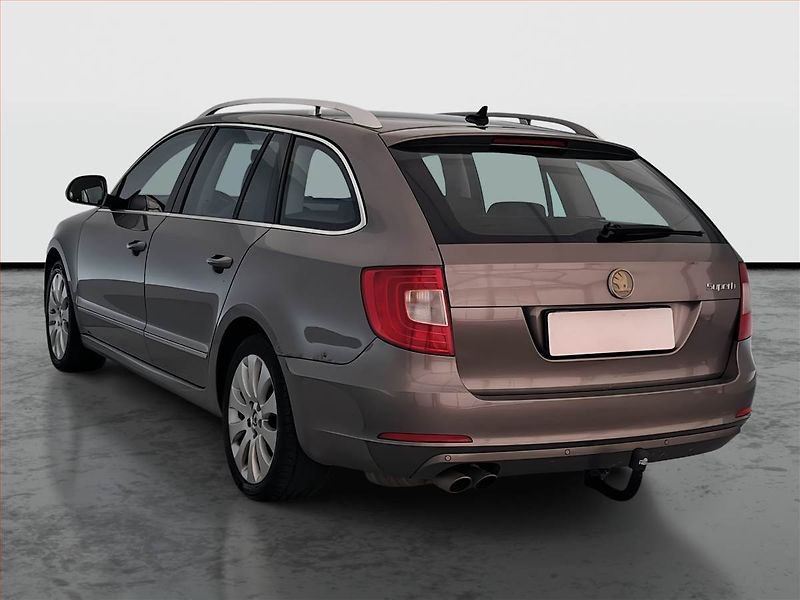 Škoda Superb (2010) 2.0 TDI, Navi, Tempomat - fotka 4 z 17