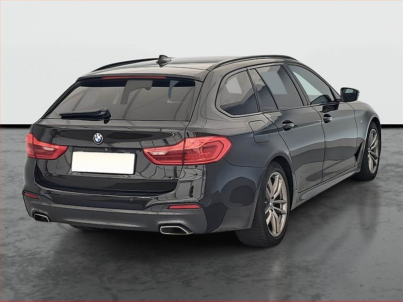 BMW Řada 5 (2018) M Sport 520d xDrive - fotka 5 z 17