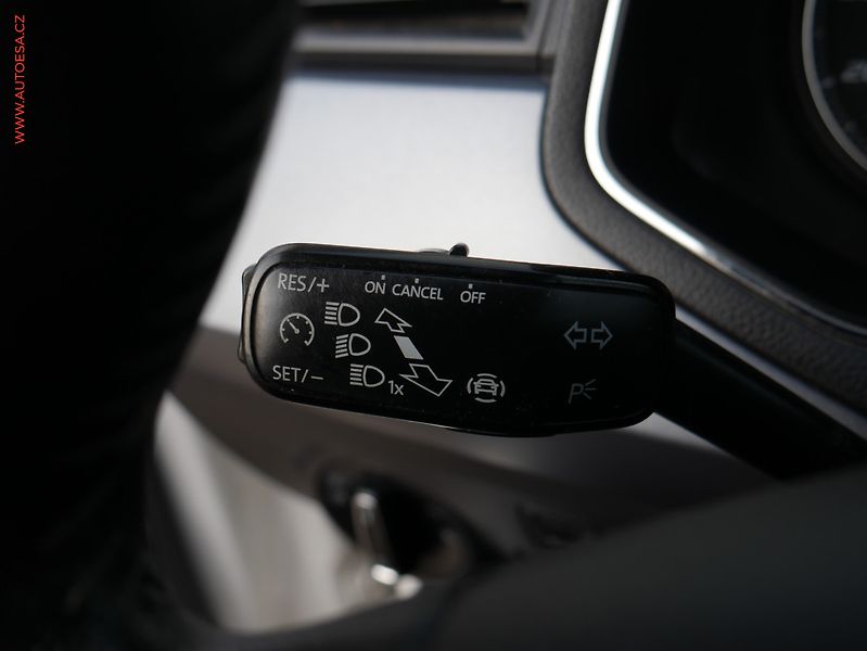 Seat Arona (2019) 1.0 TSi, Xcellence, navi - fotka 16 z 19