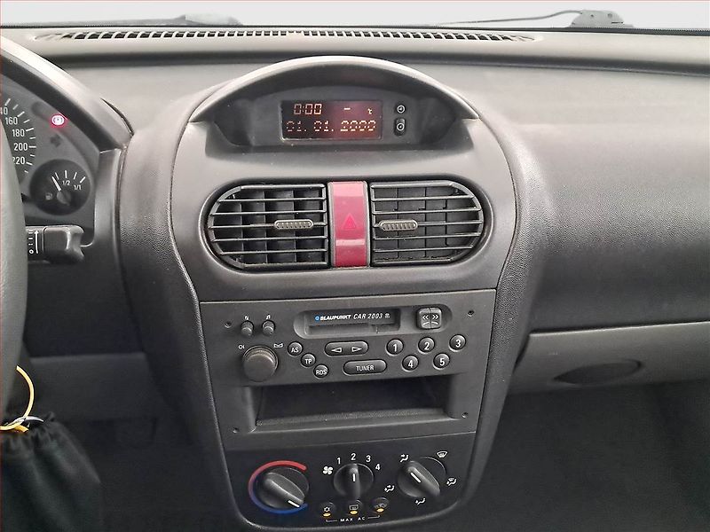 Opel Corsa (2001) 1.0, nová STK, Klima - fotka 12 z 13