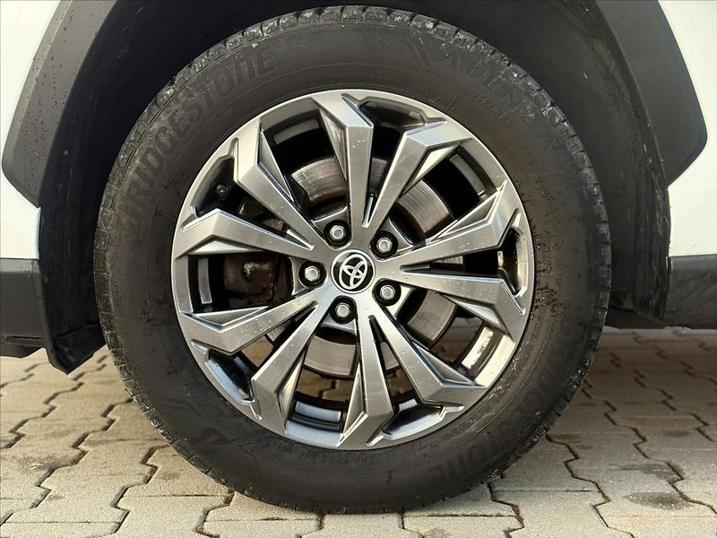 Toyota RAV4 2,0 Style 4WD CVT DPH 129kW - fotka 10 z 29