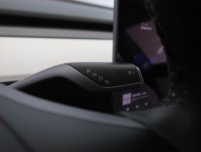 Tesla Model 3 (2021) Std Range Plus 55kWh, SoH 85% - fotka 12 z 32