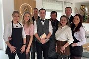 Tým restaurace, která zavedla Retro středy.