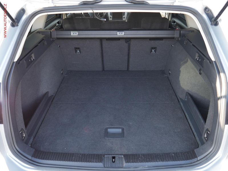 Volkswagen Passat (2015) 2.0TDi, AT, navi, LED - fotka 7 z 26