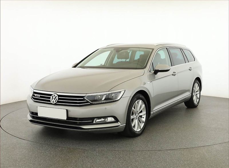 Volkswagen Passat (2015) Comfortline 2.0 TDI, 4X4 - fotka 2 z 20