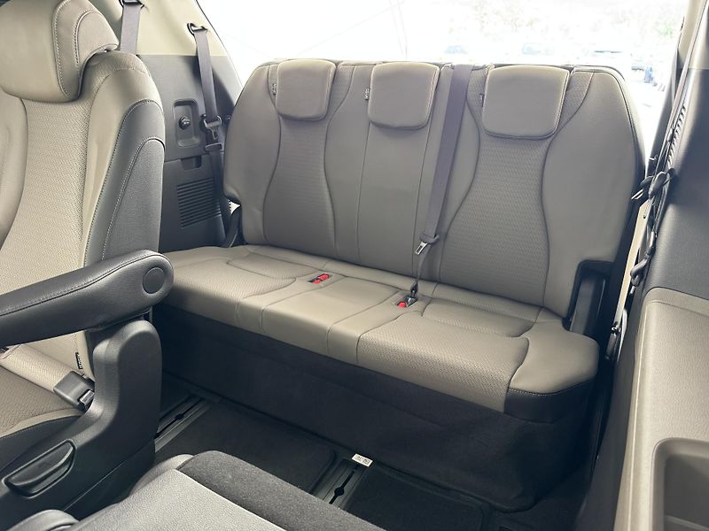 Kia Carnival 2.2d*AT*145kw*9-mist*DPH* - fotka 14 z 50