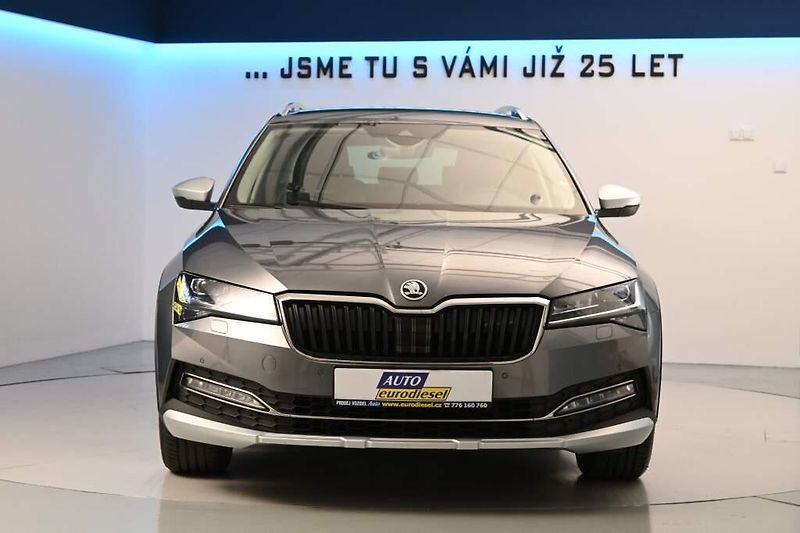 Škoda Superb (2023) 2.0 DSG 4x4 SCOUT Matrix LED T - fotka 3 z 40