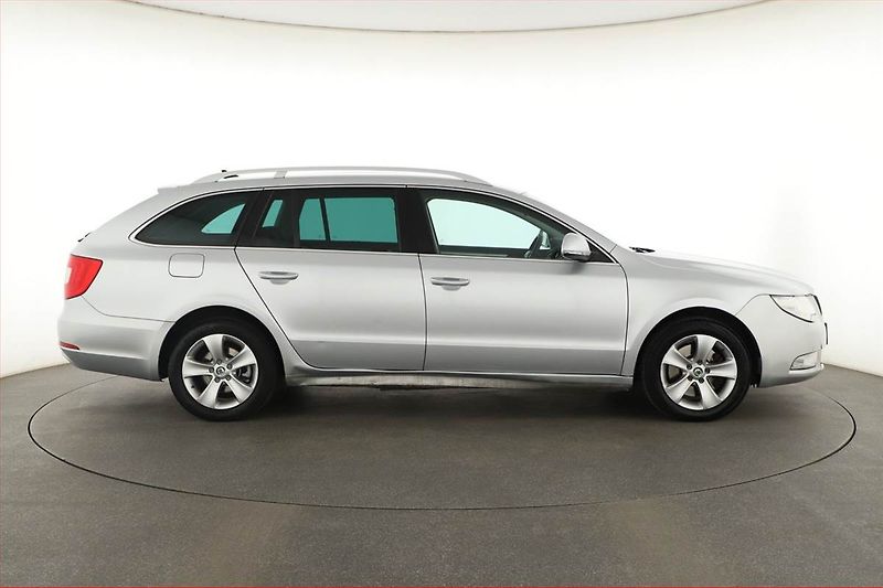 Škoda Superb (2010) 1.8 TSI, 4X4, Tempomat - fotka 6 z 18