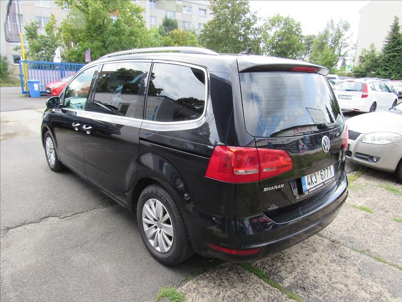 Volkswagen Sharan 2,0 TDi 103kW 5 míst - fotka 4 z 35