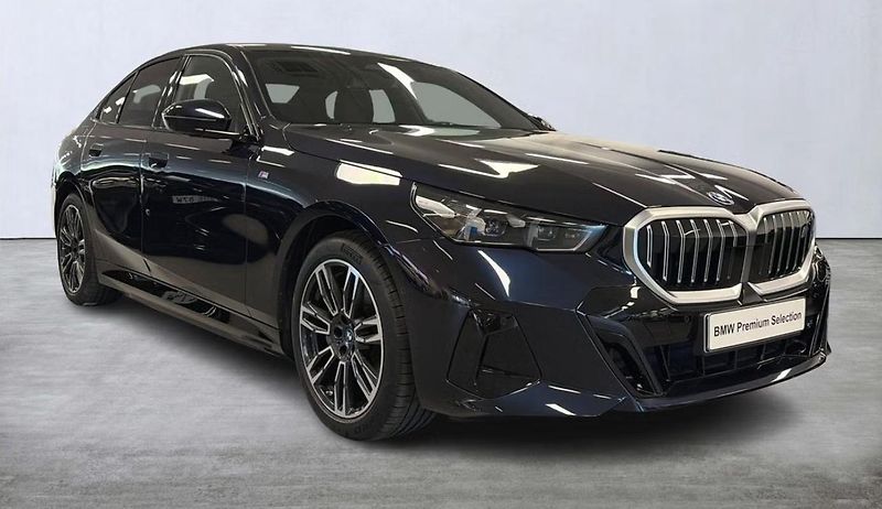 BMW i5 xDrive40 M Sport Kamera Tažné - fotka 18 z 18
