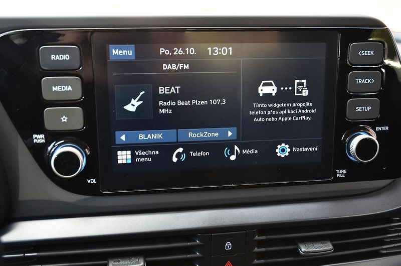 Hyundai i20 (2024) 1.2i 62kW / ČR / 8.000km - fotka 30 z 37