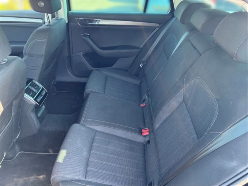 Škoda Superb 2,0 TDI 147 4x4 Style Aut - fotka 6 z 10