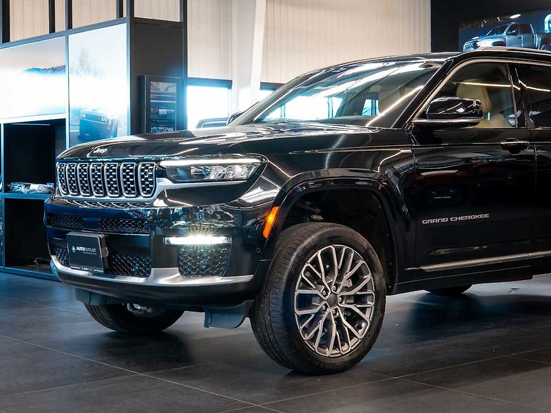 Jeep Grand Cherokee (2023) 5.7 Summit Reserve L V8 HeadUp - fotka 13 z 48