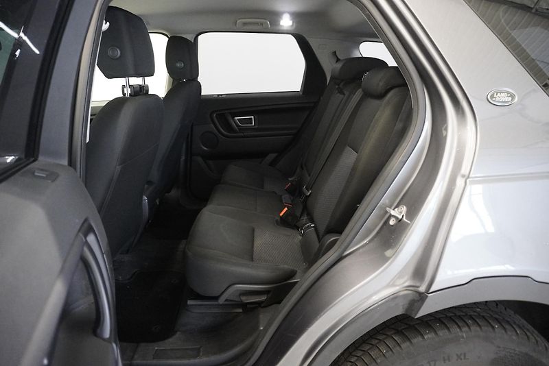 Land Rover Discovery Sport 2.0 110 kW 4WD AUTOMAT - fotka 23 z 28