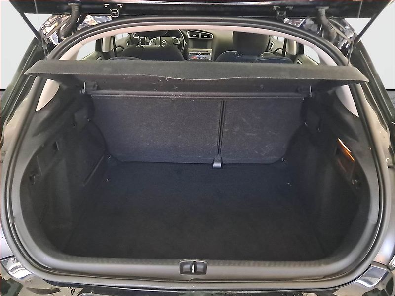 Citroën C4 (2017) 1.6 BlueHDi, Serv.kniha - fotka 13 z 18