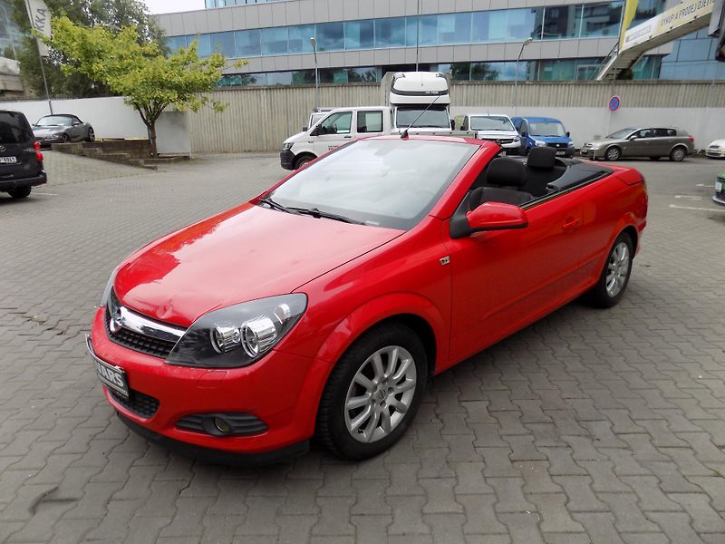 Opel Astra (2008) 1.8 16V - fotka 14 z 18