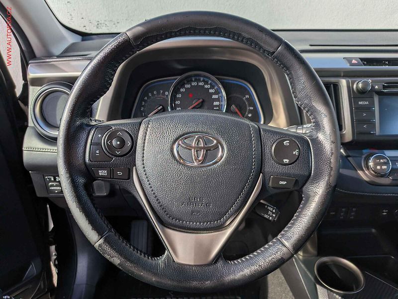 Toyota RAV4 (2015) 2.0 VVT-i 4x4, ČR, servis - fotka 13 z 16