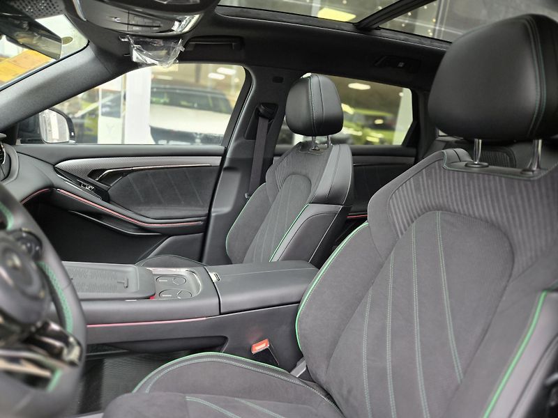 Voyah FREE 318 REV (2025) REV 318 AWD Hybrid - fotka 10 z 17
