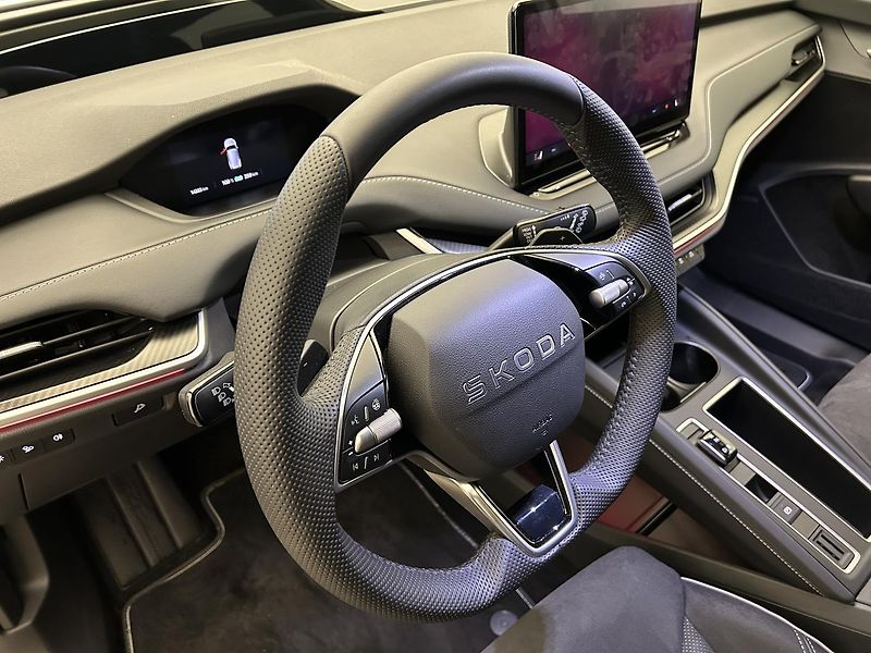 Škoda Karoq SportLine - fotka 7 z 24