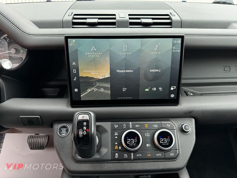 Land Rover Defender D300-R DYNAMIC-BLACK-R22 - fotka 19 z 41