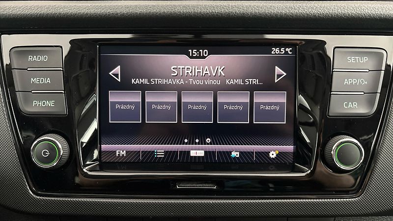 Škoda Fabia 1.0 TSI Ambition Combi - fotka 11 z 23