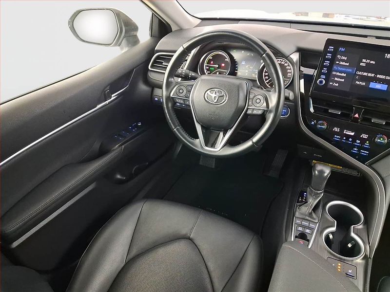 Toyota Camry (2022) Executive 2.5 Hybrid - fotka 7 z 20