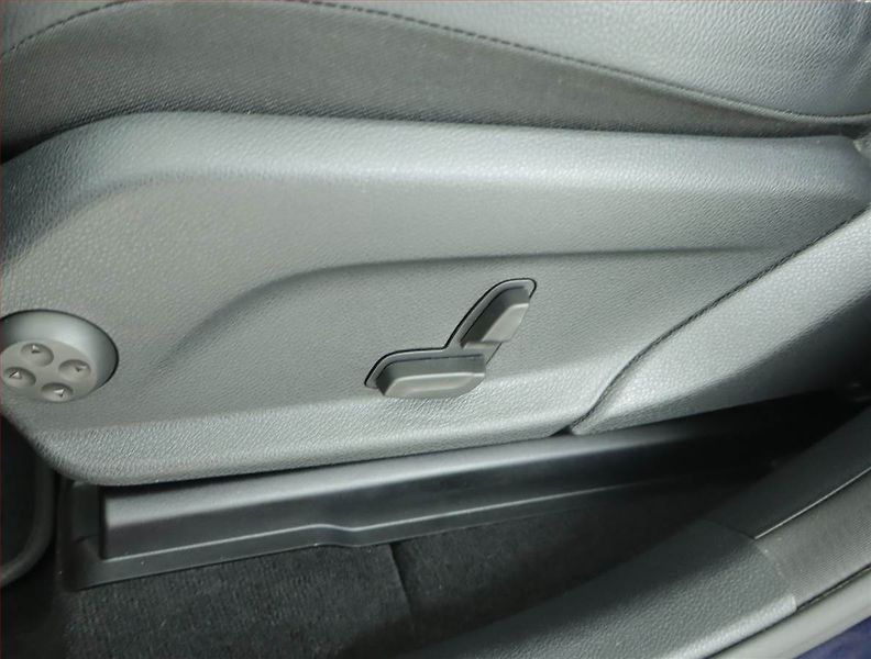 Mercedes-Benz EQC (2022) 400 4MATIC, SoH 97% - fotka 17 z 19