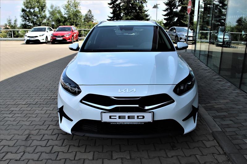 Kia Ceed 1,5 TGDi TOP ZÁRUKA NOVÝ VŮZ - fotka 5 z 12