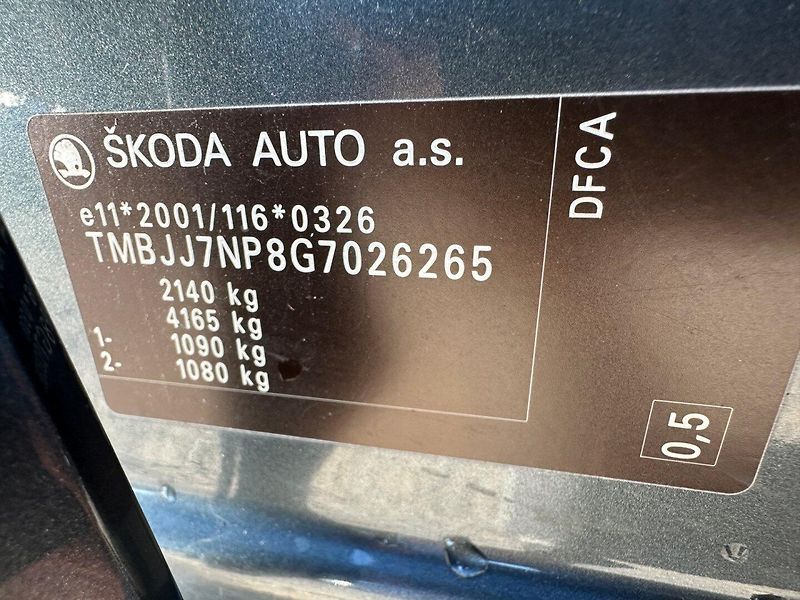 Škoda Superb (2015) 2.0Tdi 140KW DSG - fotka 16 z 23