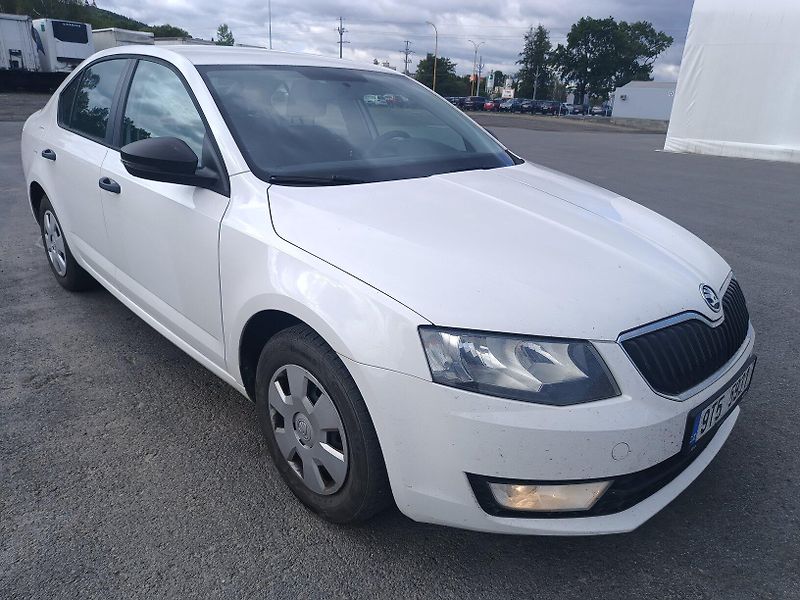 Škoda Octavia III 1.6 TDI - fotka 8 z 45