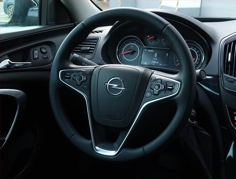 Opel Insignia (2017) 2.0 CDTI, 4X4, Automat - fotka 21 z 23