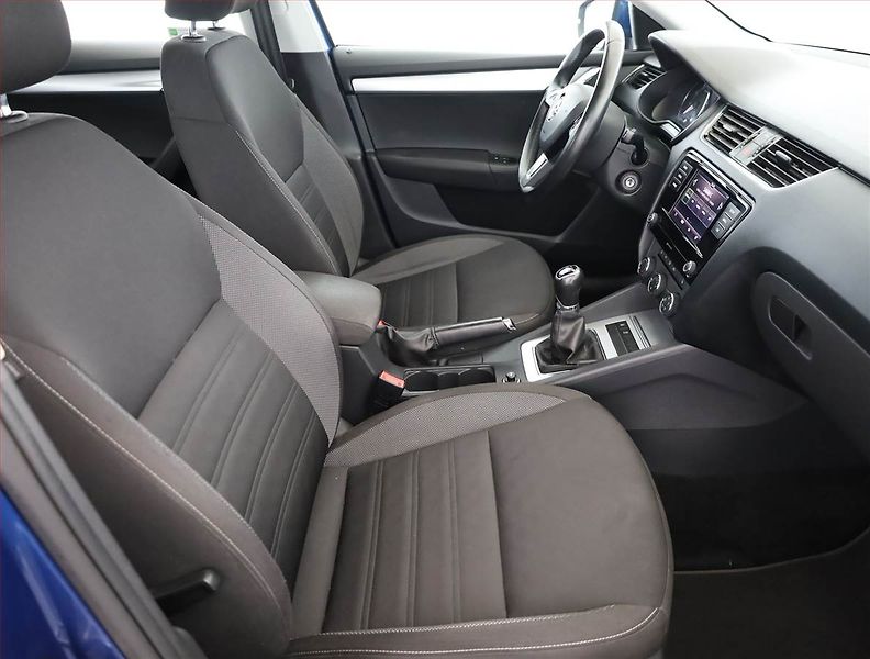 Škoda Octavia (2018) Ambition 1.4 TSI, Serv.kniha - fotka 7 z 17