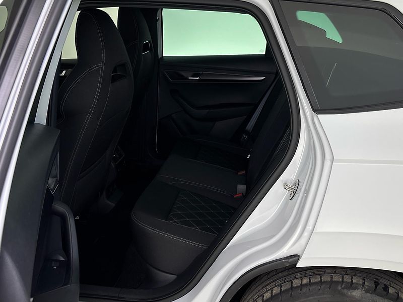 Škoda Karoq Sportline 4x4 DSG - fotka 8 z 29