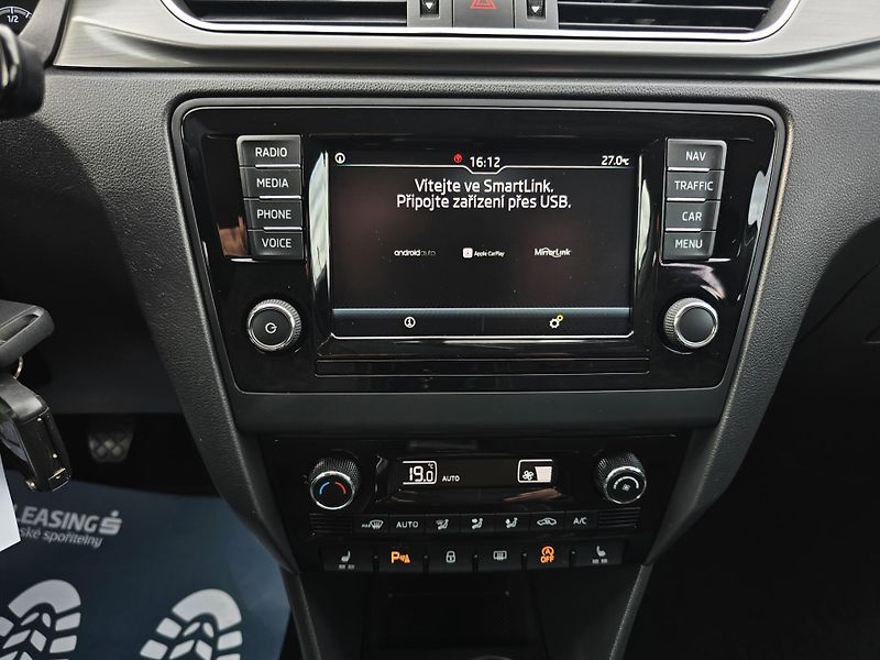 Škoda Rapid TSI 81KW XENON NAVi KAMERA 1Ma - fotka 27 z 29