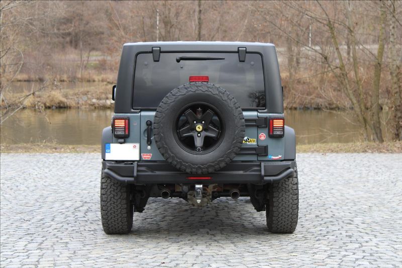 Jeep Wrangler 2.8 CRD/10th-Anniversary/CZ - fotka 11 z 49
