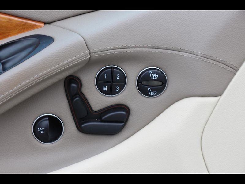 Mercedes-Benz SL 500 V8, facelift, 390 PS - fotka 16 z 44