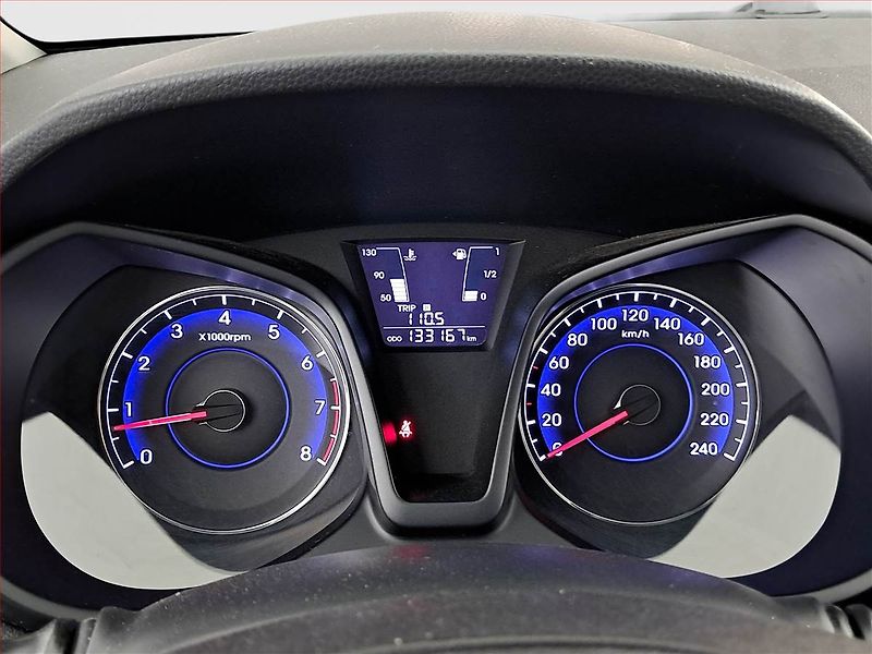 Hyundai ix20 (2015) 1.6 CVVT, Serv.kniha - fotka 11 z 15