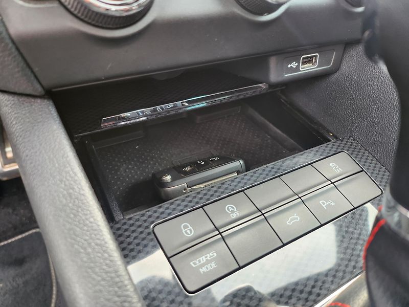 Škoda Octavia RS 2.0 TDI 135kw DSG 4X4 Combi - fotka 22 z 25