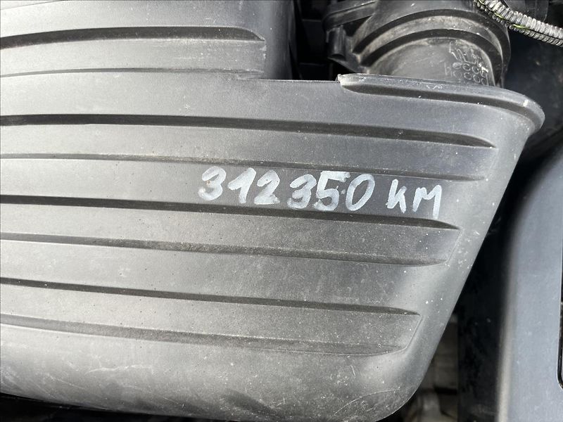 Volkswagen Sharan 1,9 TDi ROZVODY TAŽNÉ STK 4/28 - fotka 28 z 31