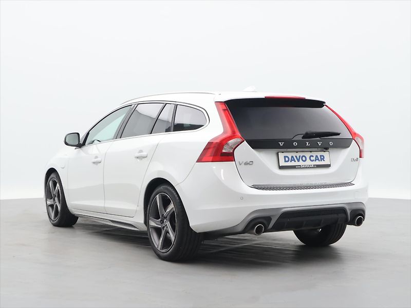 Volvo V60 2.4 D6 162kW R-Design Aut. DPH - fotka 5 z 37