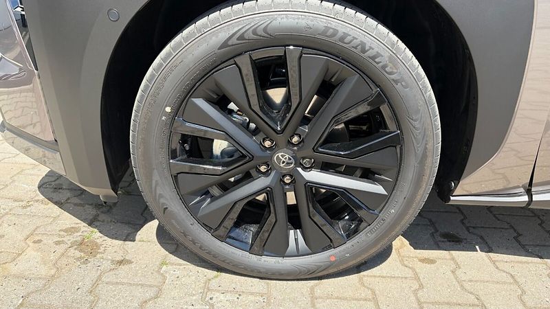 Toyota bZ4X Touring Executive 74kWh AWD - fotka 7 z 19