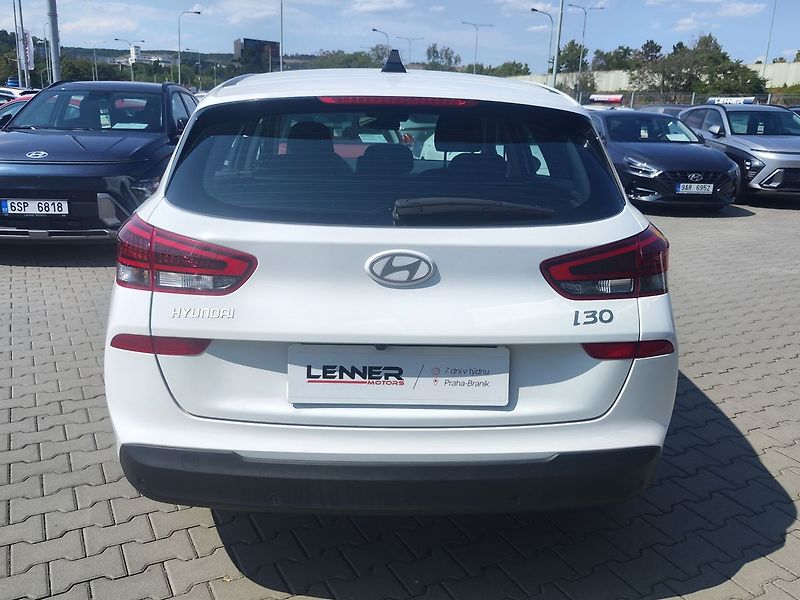 Hyundai i30 1.5 DPi/71kW Comfort - fotka 6 z 30