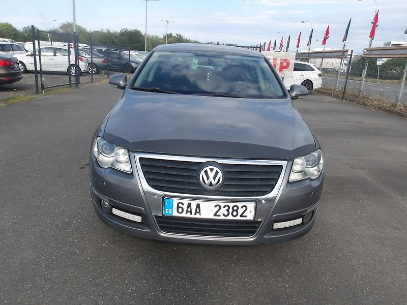 Volkswagen Passat 2,0FSi - fotka 7 z 42
