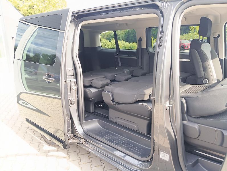 Peugeot Traveller (2026) Active L3 2.2 BlueHDi 150 MAN6 - fotka 11 z 22